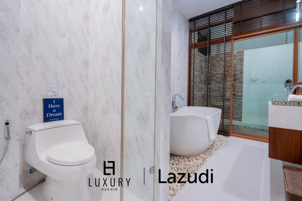 279 sqm modern pool villa in Thap Tai Hua Hin