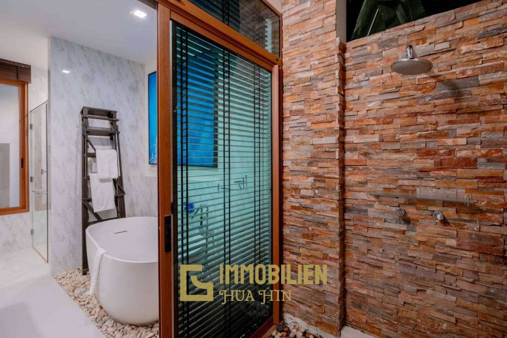 Modernes Design / 279 qm Wohnfläche / luxuriöse Bäder