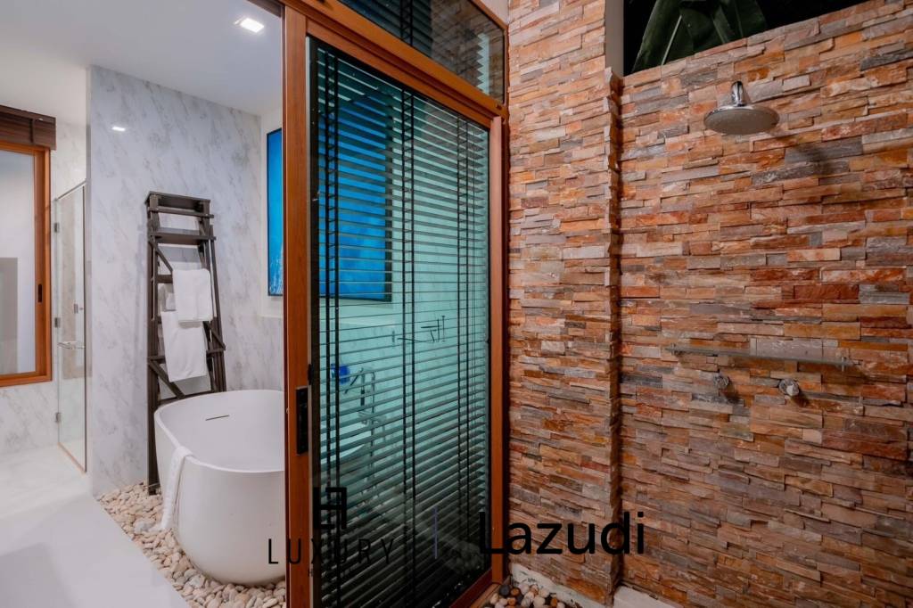 279 sqm modern pool villa in Thap Tai Hua Hin