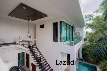 299 sqm Modern Pool Villa in Thap Tai Hua Hin