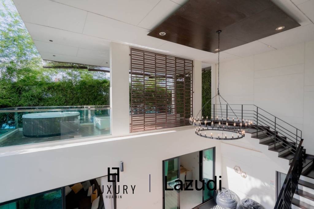 299 sqm Modern Pool Villa in Thap Tai Hua Hin
