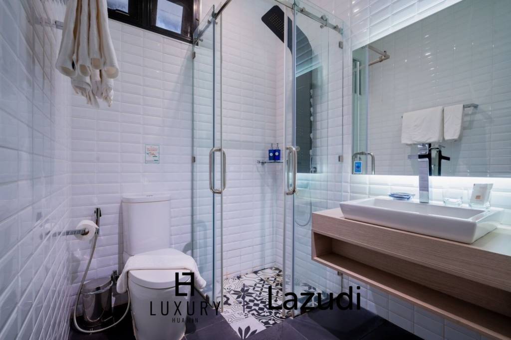 299 sqm Modern Pool Villa in Thap Tai Hua Hin