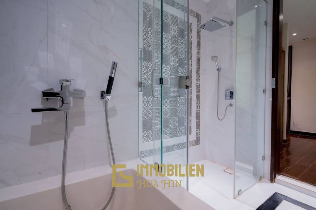 Modernes Design / 299 qm Wohnfläche / Galerie