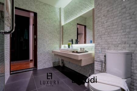 299 sqm Modern Pool Villa in Thap Tai Hua Hin