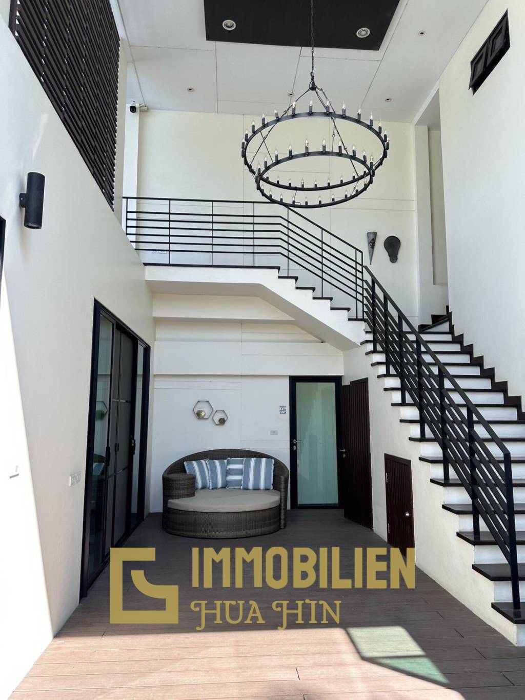 Modernes Design / 299 qm Wohnfläche / Galerie