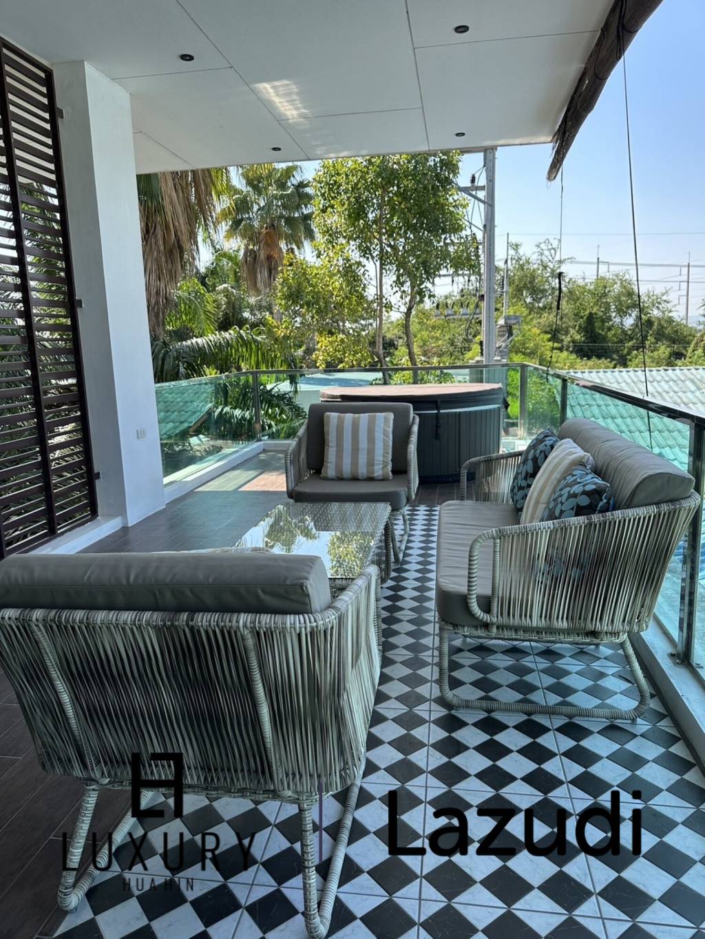 299 sqm Modern Pool Villa in Thap Tai Hua Hin