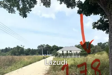 FLAT LAND WITH CHANOTE – 5 MINUTES FROM THE BEACHES