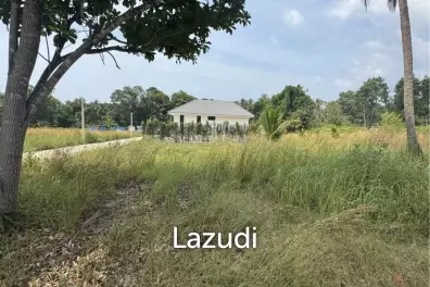 FLAT LAND WITH CHANOTE – 5 MINUTES FROM THE BEACHES