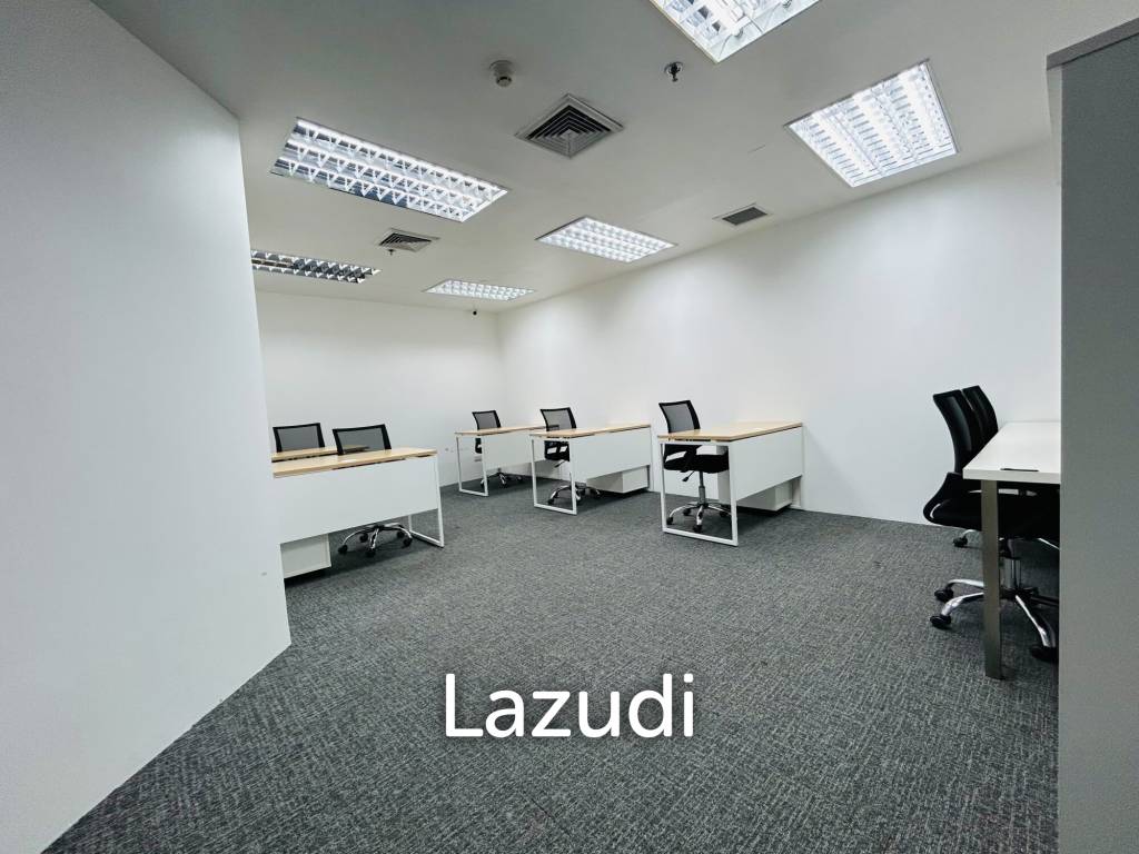 Modern 30 sqm office in Green Tower Khlong Toei Bangkok