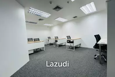 Modern 30 sqm office in Green Tower Khlong Toei Bangkok
