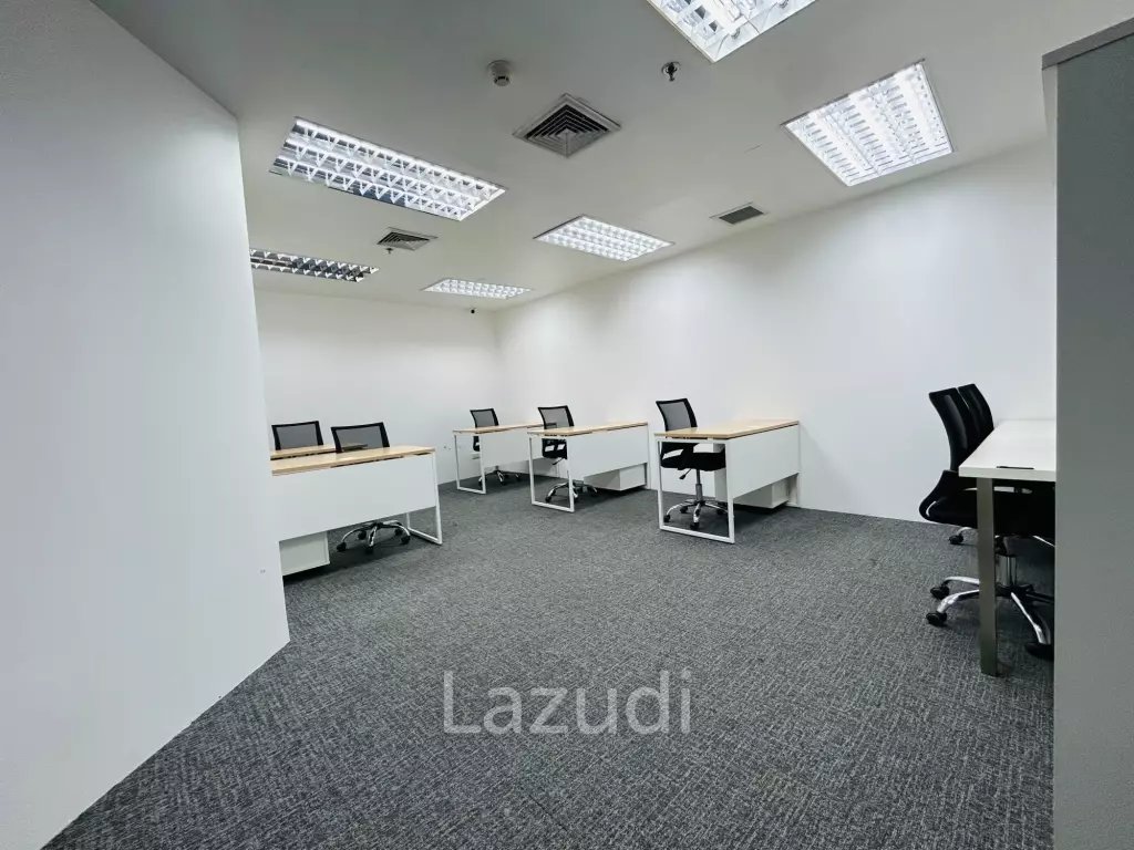 Modern 30 sqm office in Green Tower Khlong Toei Bangkok