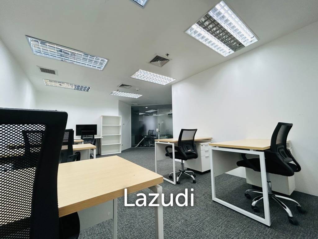Modern 30 sqm office in Green Tower Khlong Toei Bangkok