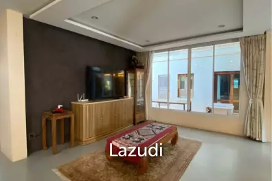 Thai-Style 4-Bedroom Pool Villa Near BIS Phuket in Koh Kaew