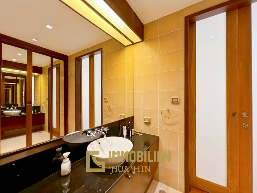 direkter Poolzugang / 148 qm Wohnfläche / 2 Schlafzimmer + 2 Badezimmer