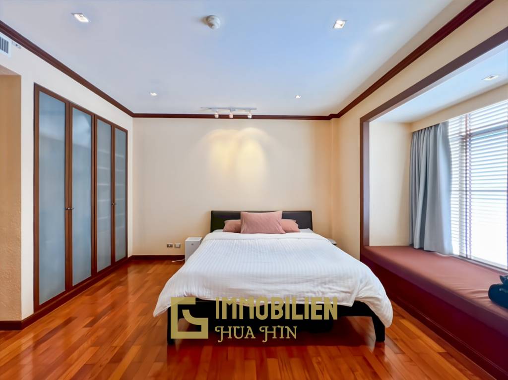 direkter Poolzugang / 148 qm Wohnfläche / 2 Schlafzimmer + 2 Badezimmer