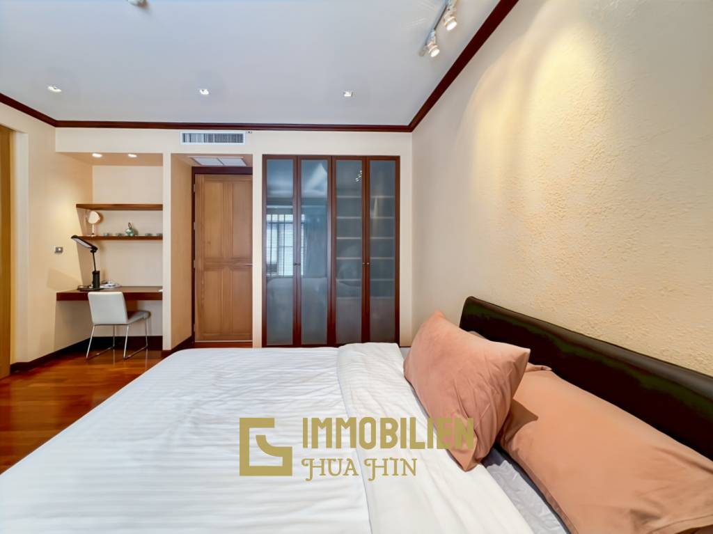 direkter Poolzugang / 148 qm Wohnfläche / 2 Schlafzimmer + 2 Badezimmer