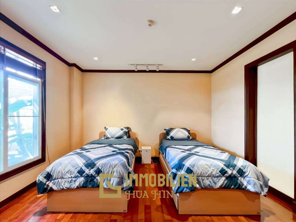 direkter Poolzugang / 148 qm Wohnfläche / 2 Schlafzimmer + 2 Badezimmer