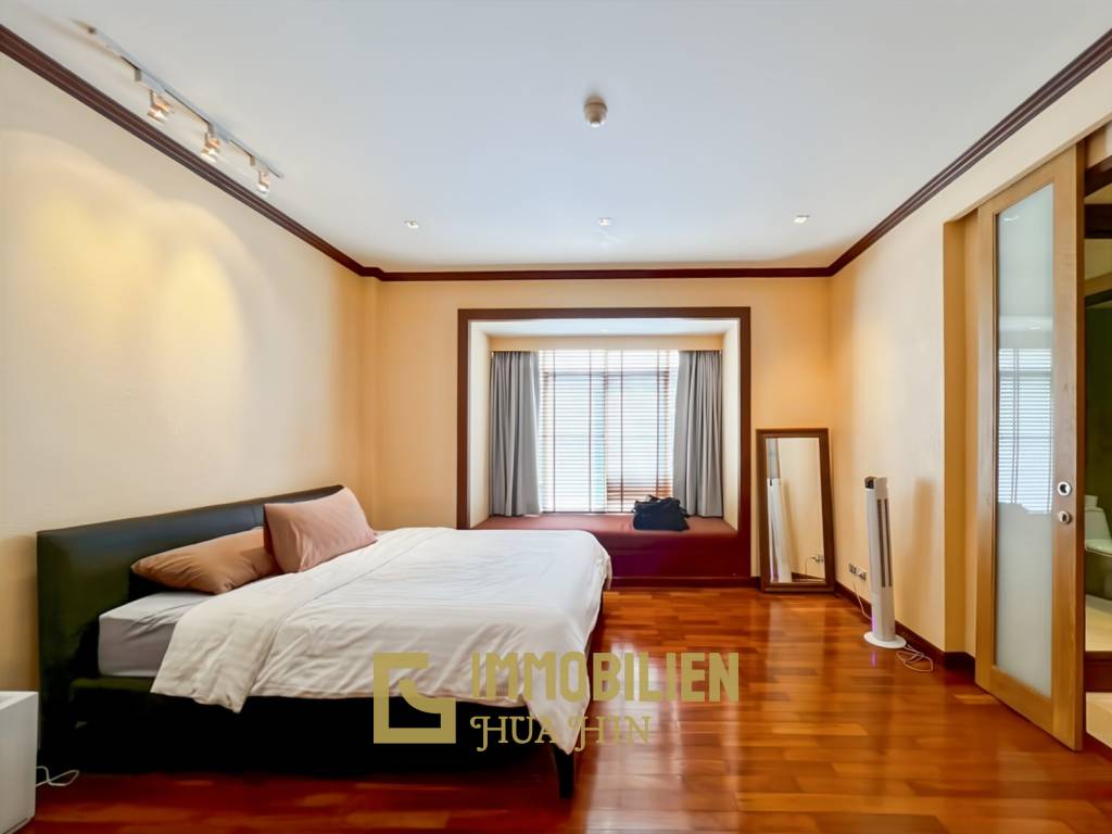 direkter Poolzugang / 148 qm Wohnfläche / 2 Schlafzimmer + 2 Badezimmer