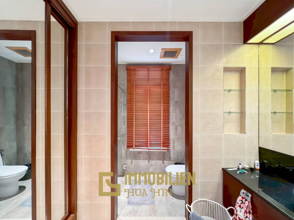 direkter Poolzugang / 148 qm Wohnfläche / 2 Schlafzimmer + 2 Badezimmer