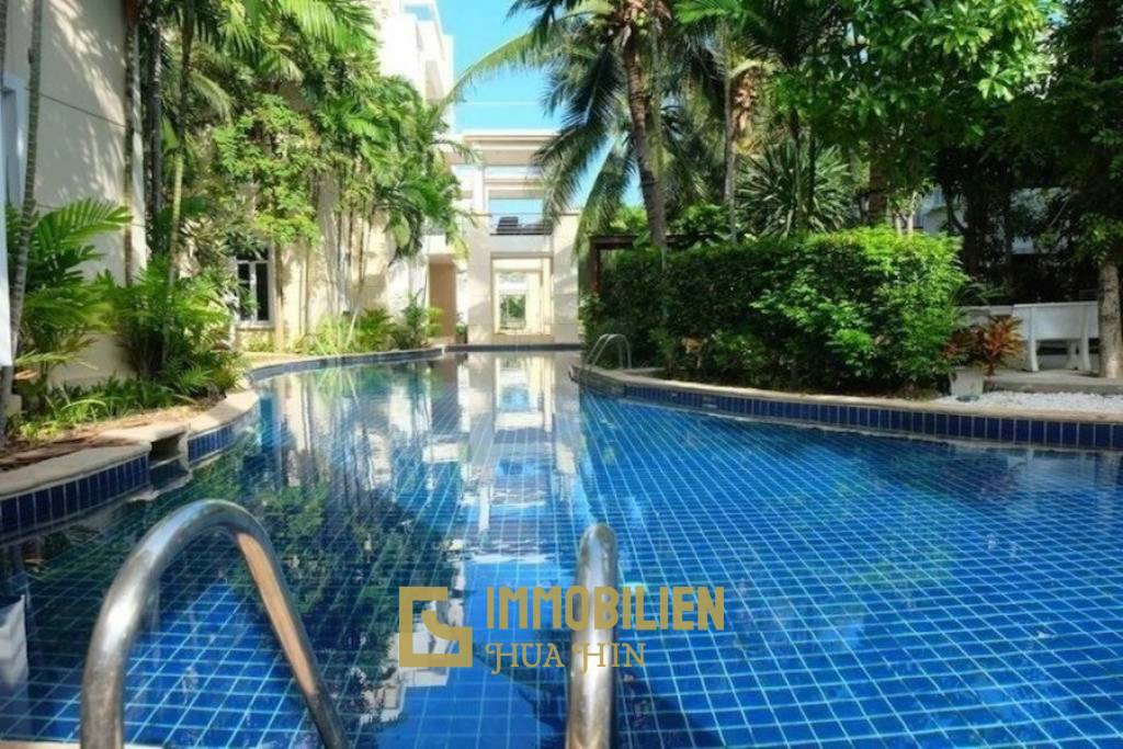 direkter Poolzugang / 148 qm Wohnfläche / 2 Schlafzimmer + 2 Badezimmer