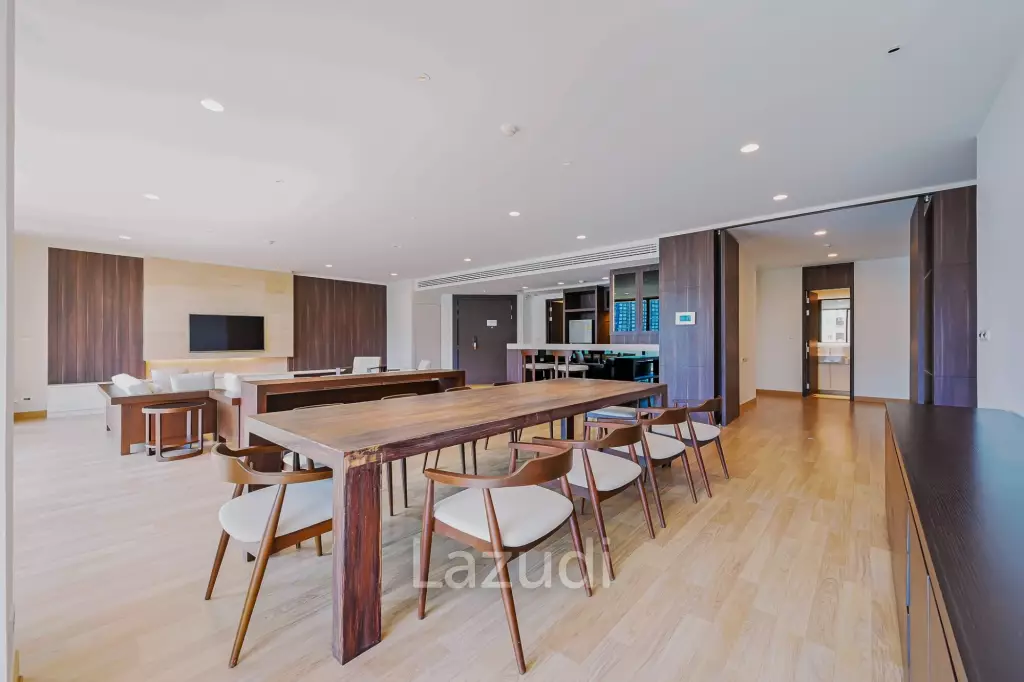 3 Bed 4 Bath Condo For Sale in Park Court Sukhumvit 77
