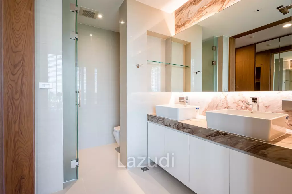 3 Bed 4 Bath Condo For Sale in Park Court Sukhumvit 77