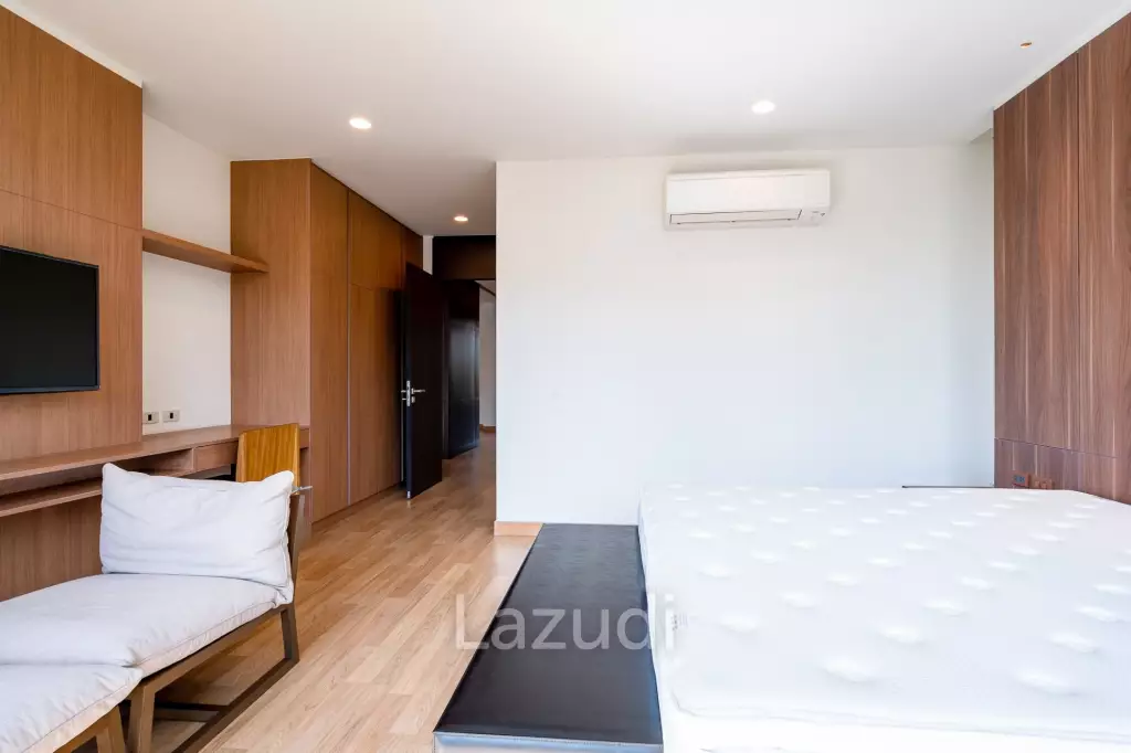 3 Bed 4 Bath Condo For Sale in Park Court Sukhumvit 77