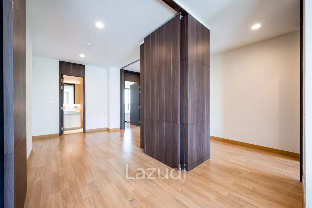 3 Bed 4 Bath Condo For Sale in Park Court Sukhumvit 77