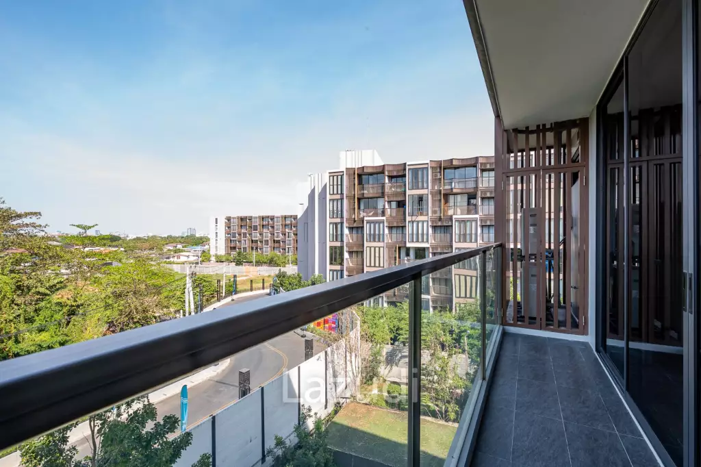 3 Bed 4 Bath Condo For Sale in Park Court Sukhumvit 77