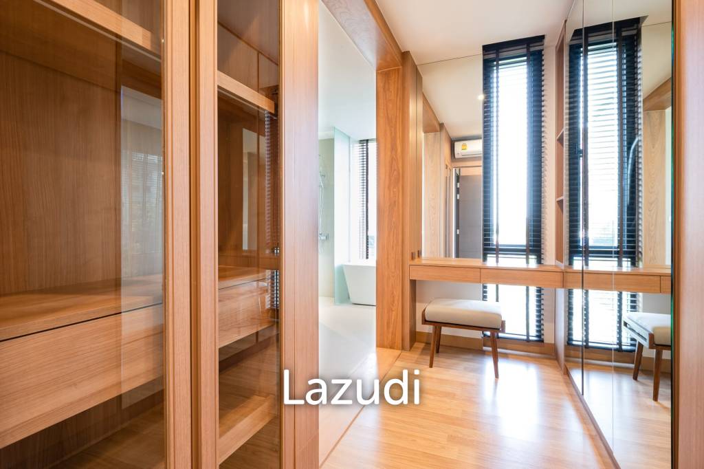 3 Bed 4 Bath Condo For Sale in Park Court Sukhumvit 77