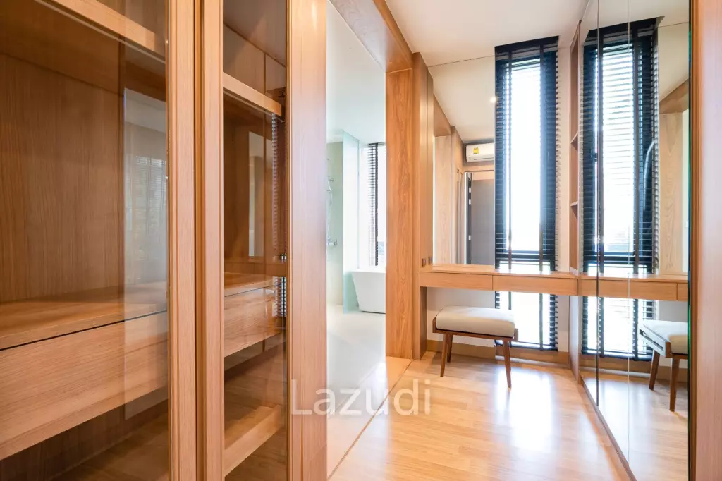 3 Bed 4 Bath Condo For Sale in Park Court Sukhumvit 77