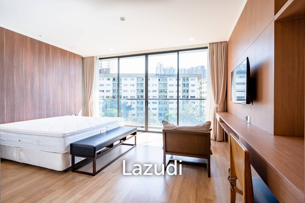 3 Bed 4 Bath Condo For Sale in Park Court Sukhumvit 77