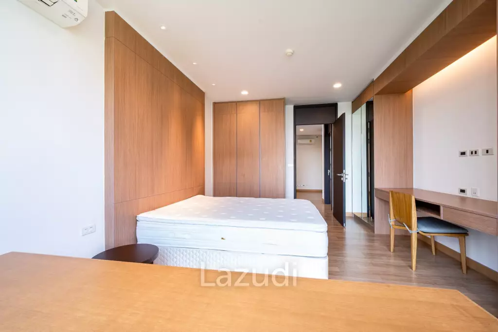 3 Bed 4 Bath Condo For Sale in Park Court Sukhumvit 77