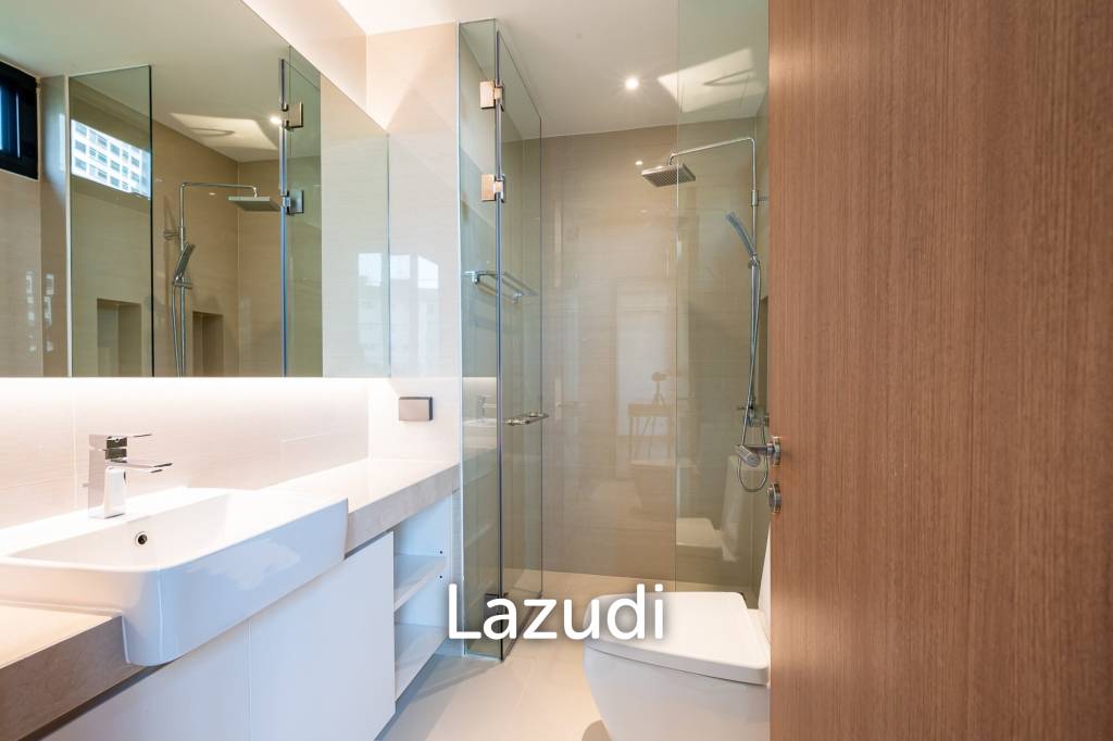 3 Bed 4 Bath Condo For Sale in Park Court Sukhumvit 77