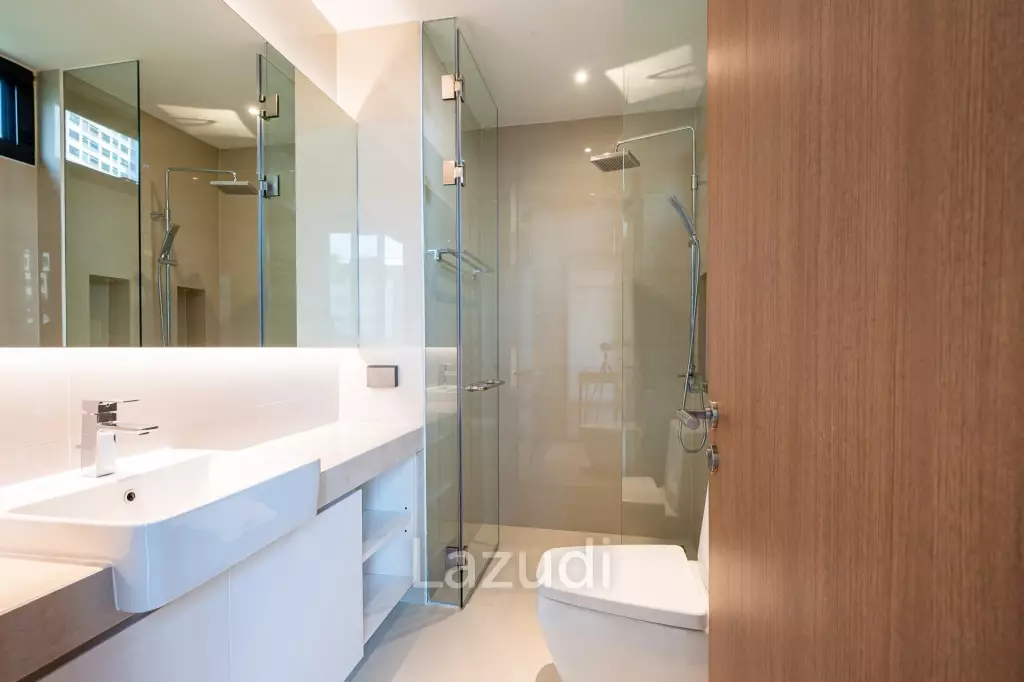 3 Bed 4 Bath Condo For Sale in Park Court Sukhumvit 77