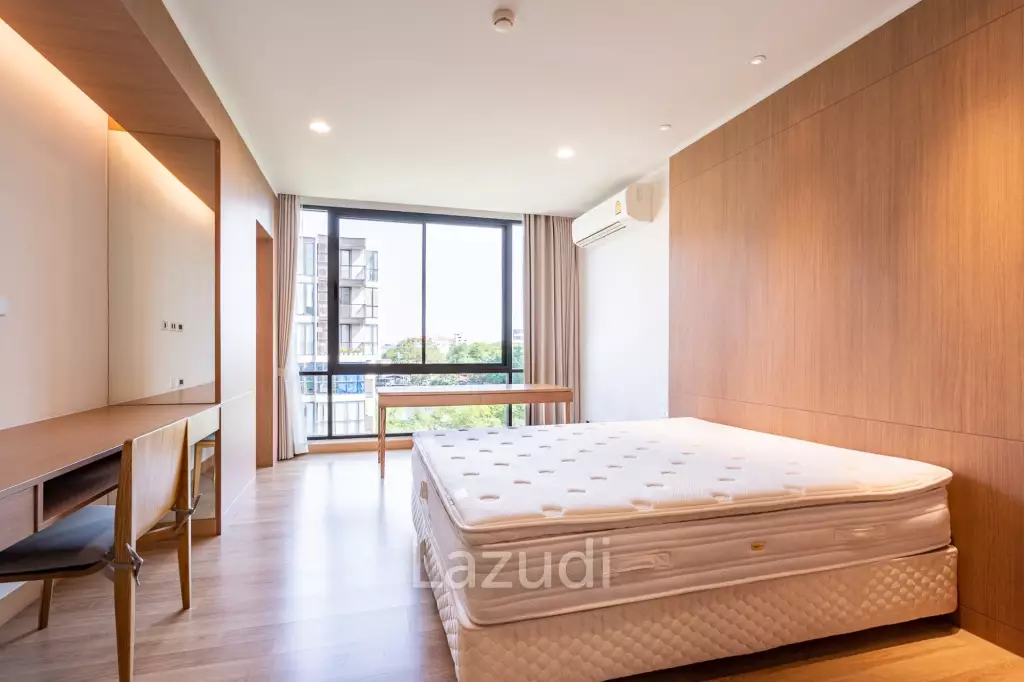 3 Bed 4 Bath Condo For Sale in Park Court Sukhumvit 77