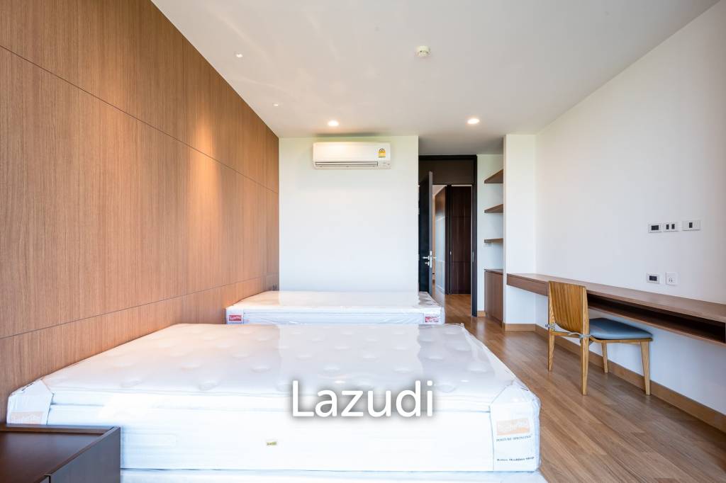 3 Bed 4 Bath Condo For Sale in Park Court Sukhumvit 77