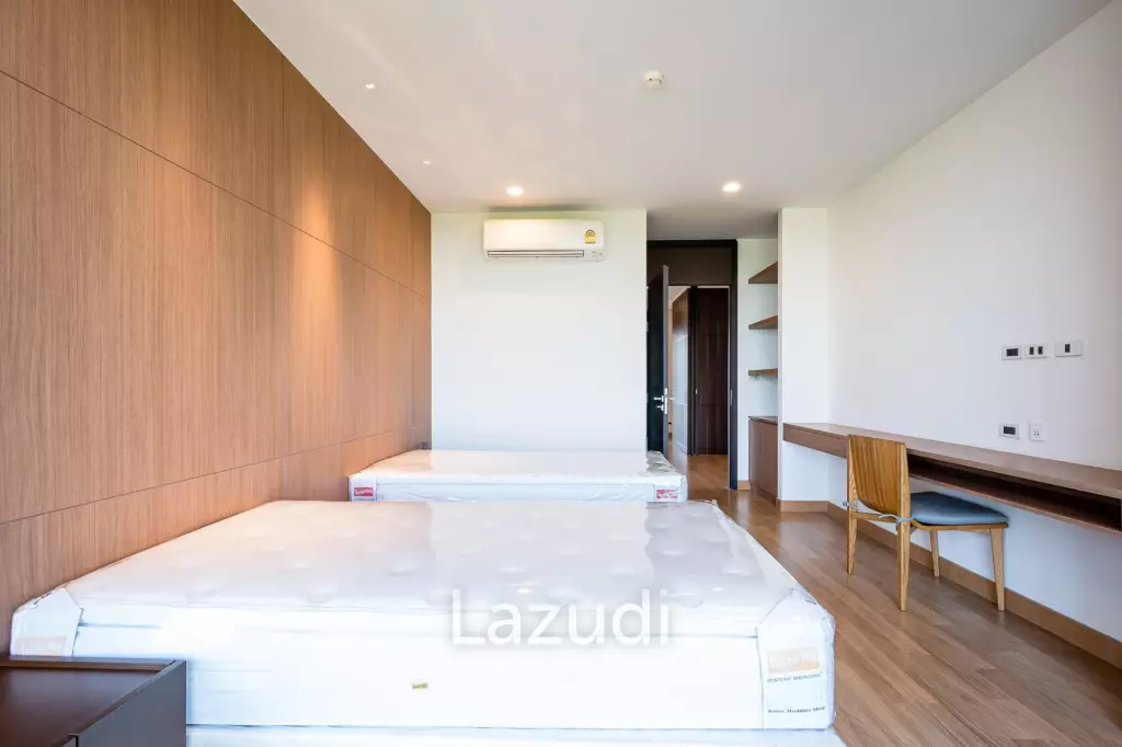 3 Bed 4 Bath Condo For Sale in Park Court Sukhumvit 77