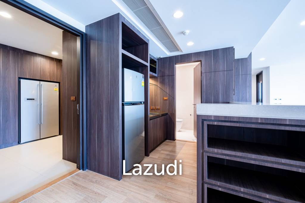 3 Bed 4 Bath Condo For Sale in Park Court Sukhumvit 77