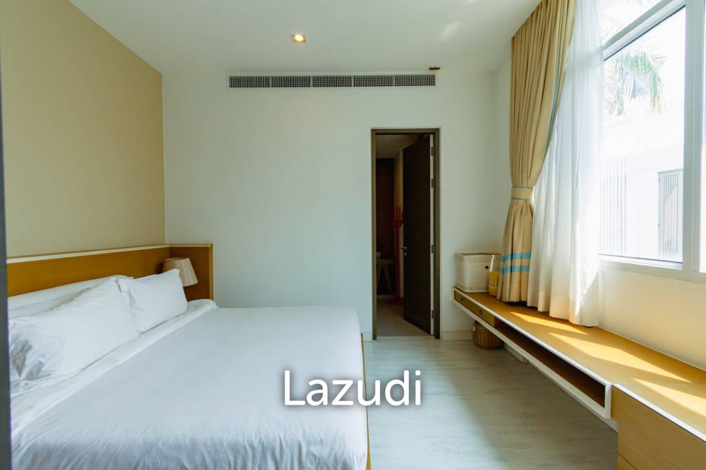 Sea-view Luxlury 3-bedroom  condominium