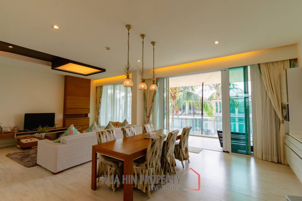 Sea-view Luxlury 3-bedroom  condominium