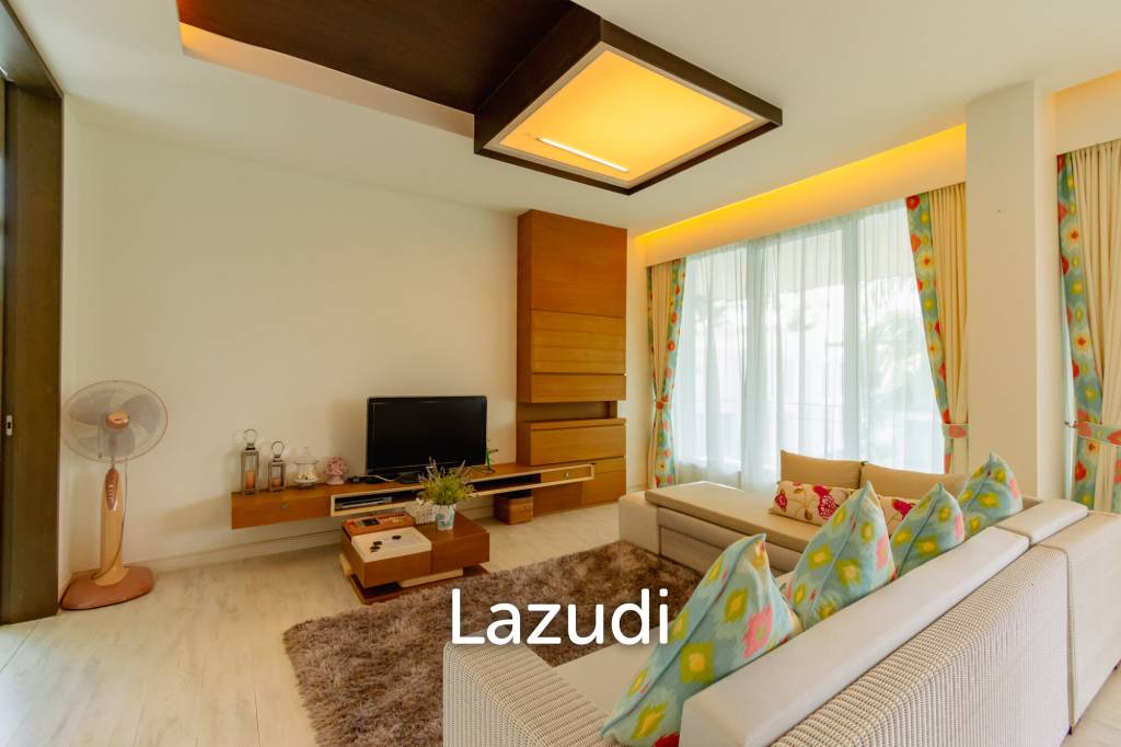 Sea-view Luxlury 3-bedroom  condominium