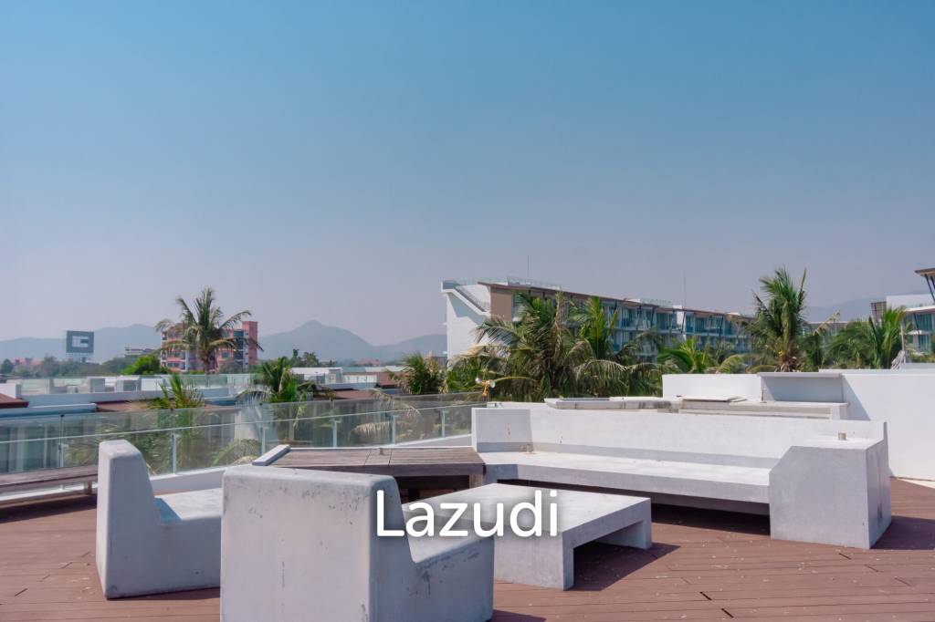 Sea-view Luxlury 3-bedroom  condominium