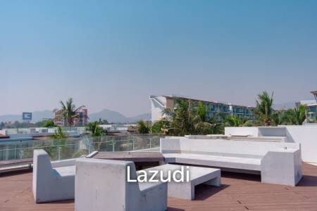 Sea-view Luxlury 3-bedroom  condominium