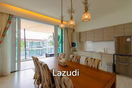 Sea-view Luxlury 3-bedroom  condominium