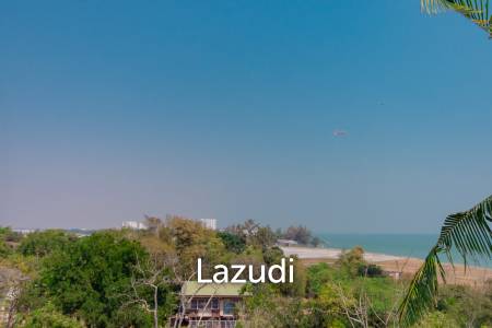 Sea-view Luxlury 3-bedroom  condominium