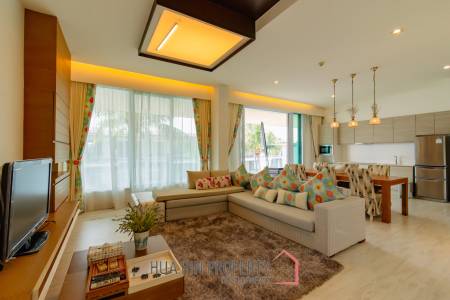 Sea-view Luxlury 3-bedroom  condominium