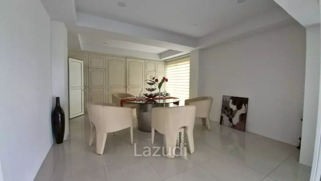 3 Bedroom 4 Bathroom 280 SQ.M. Phoenix Golf & Country Club