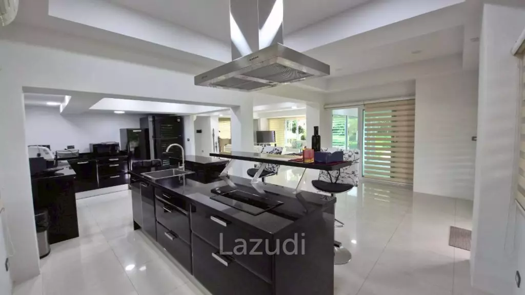 3 Bedroom 4 Bathroom 280 SQ.M. Phoenix Golf & Country Club