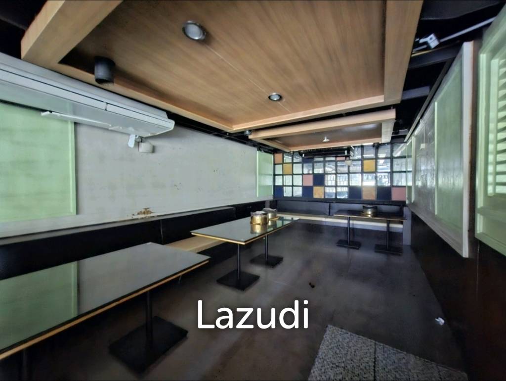 185SQM Restaurant/Bar on Corner Sukhumvit 53 Community Area